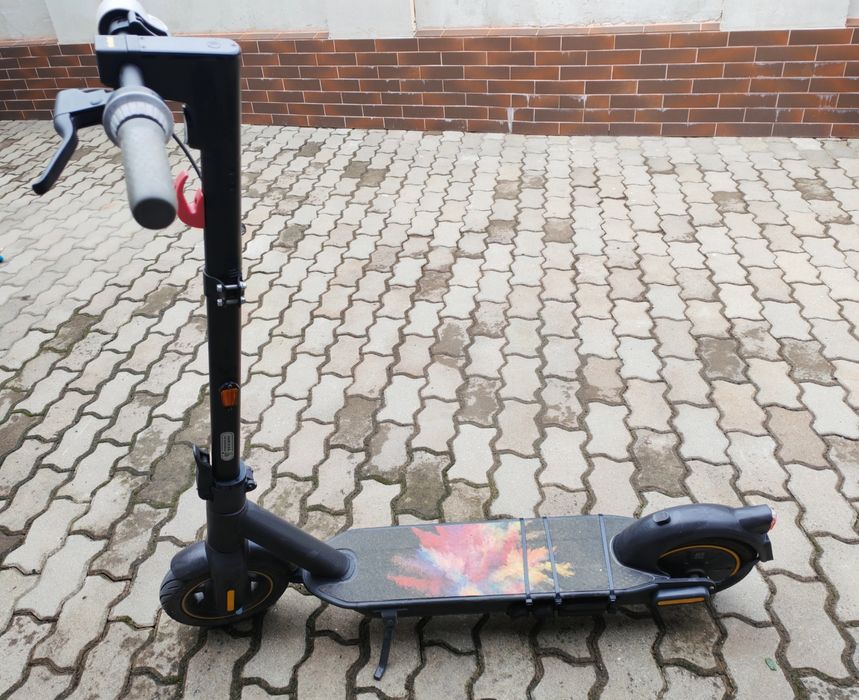 Trotineta electrica NINEBOT KickScooter MAX G30E II, 10 inch, pliabila