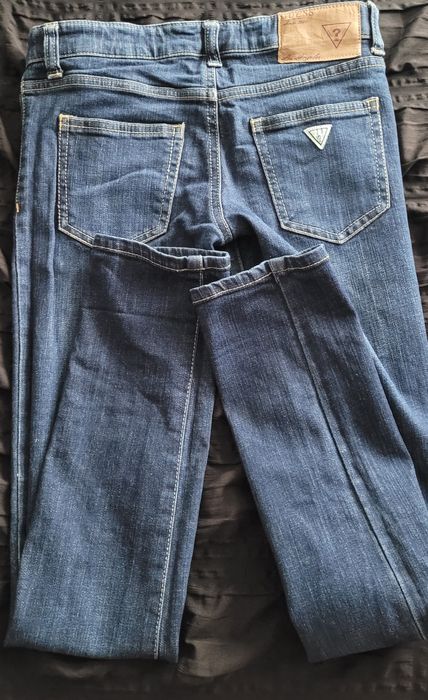 Vand blugi Guess 10 ani