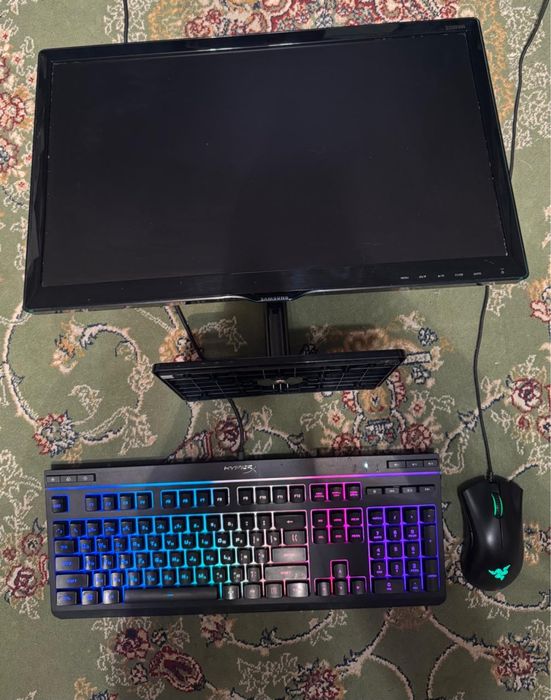 Монитор клавиатура  мышка