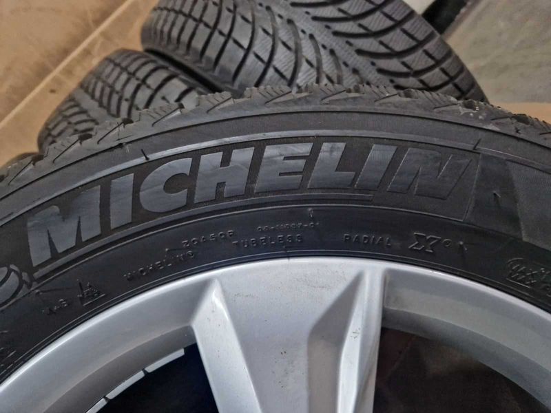 4 Michelin R19 235/55/ 
всесезонни гуми 
DOT0418