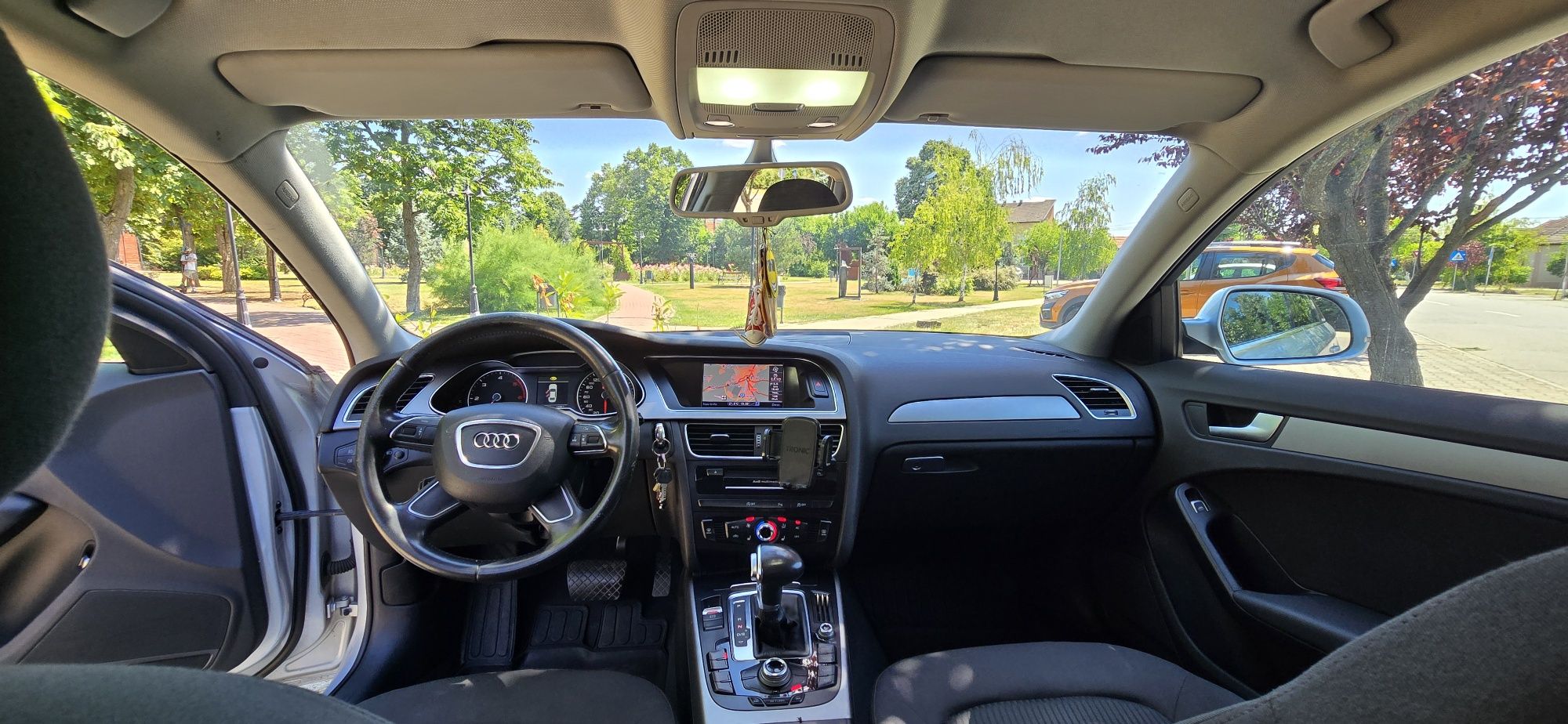 Audi A4 Limousine
