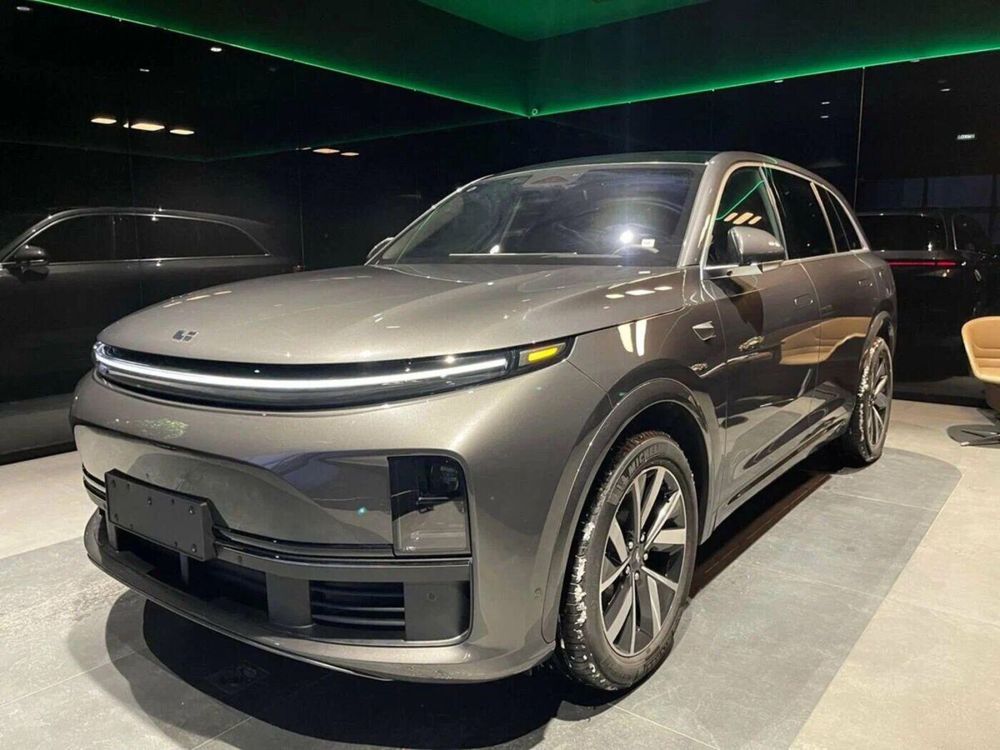 Lixiang Li 7 Ultra Черный,Стальной,Мокрый асфальт и Белый Ранглари бор