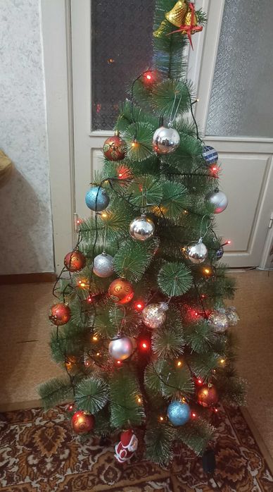 Продам новогоднюю елку