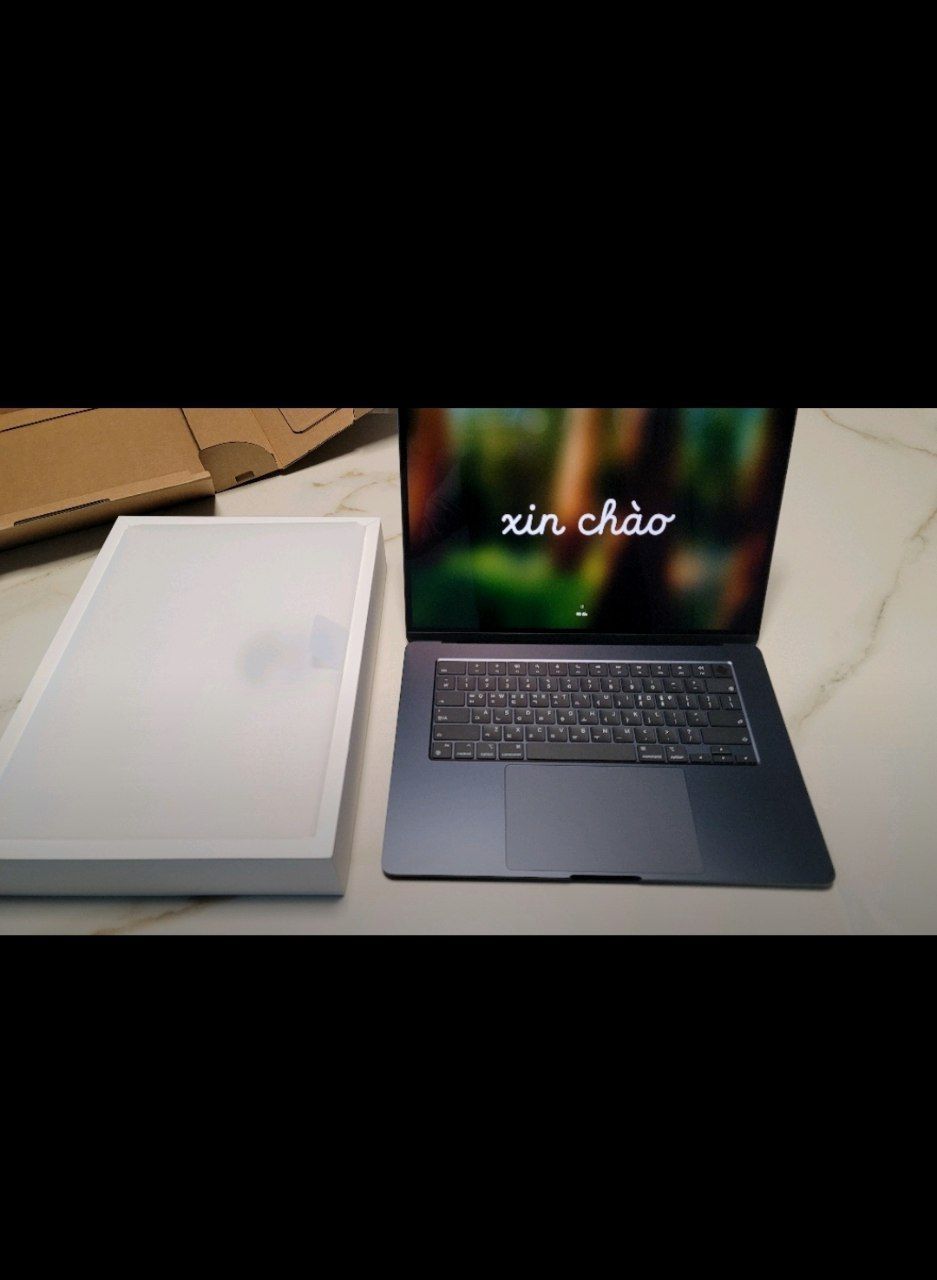 MacBook Air M3 15 dyum (16GB/512GB) midnight blue full box sotiladi