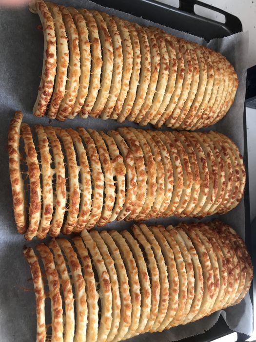 Saratele de casa cordeluta(cascaval,telemea,chimen,nuca)