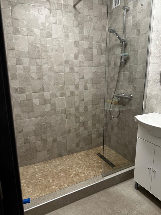 Închiriez gars conf 1