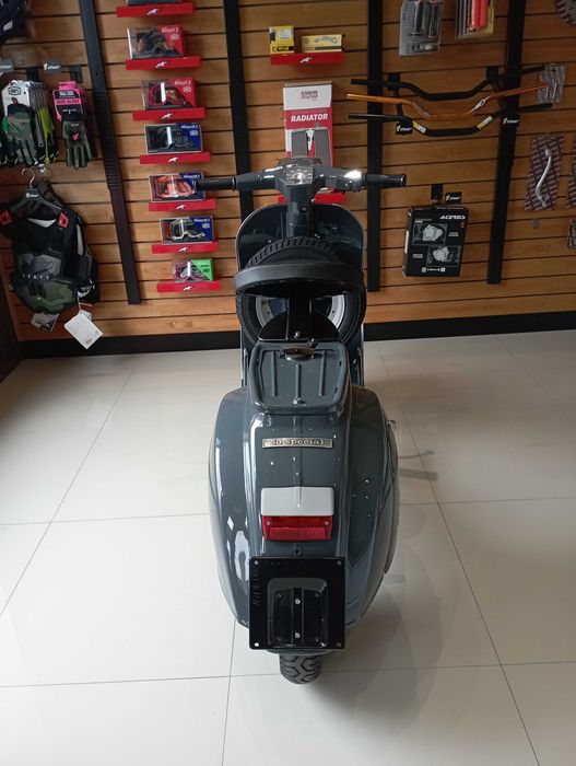 Vespa 50 Special 1982 restaurata complet si conversie la 125cc VMC