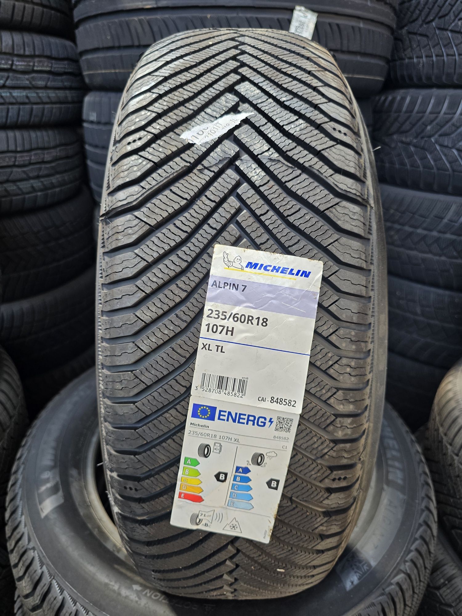235/60/18 MICHELIN 4бр