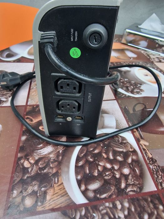 Ups  Mustek 400 VA,200 W