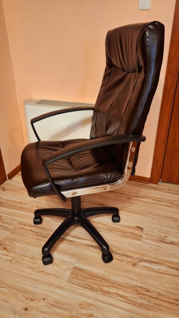 #Директорски стол #мениджърски стол #президентски стол #кожен стол #оф