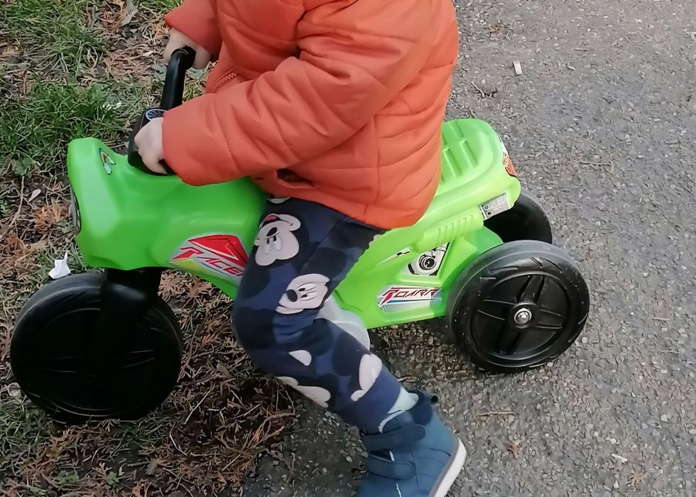 Motocicleta de plastic fara pedale