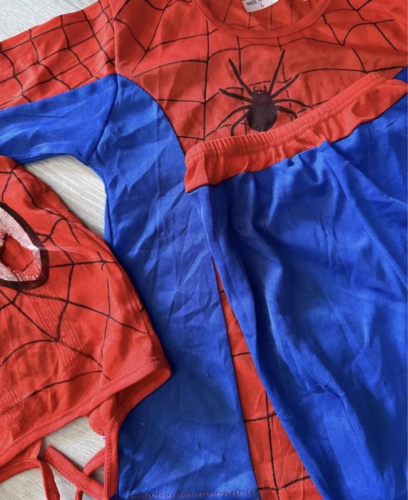 Продам косьюм человек паук