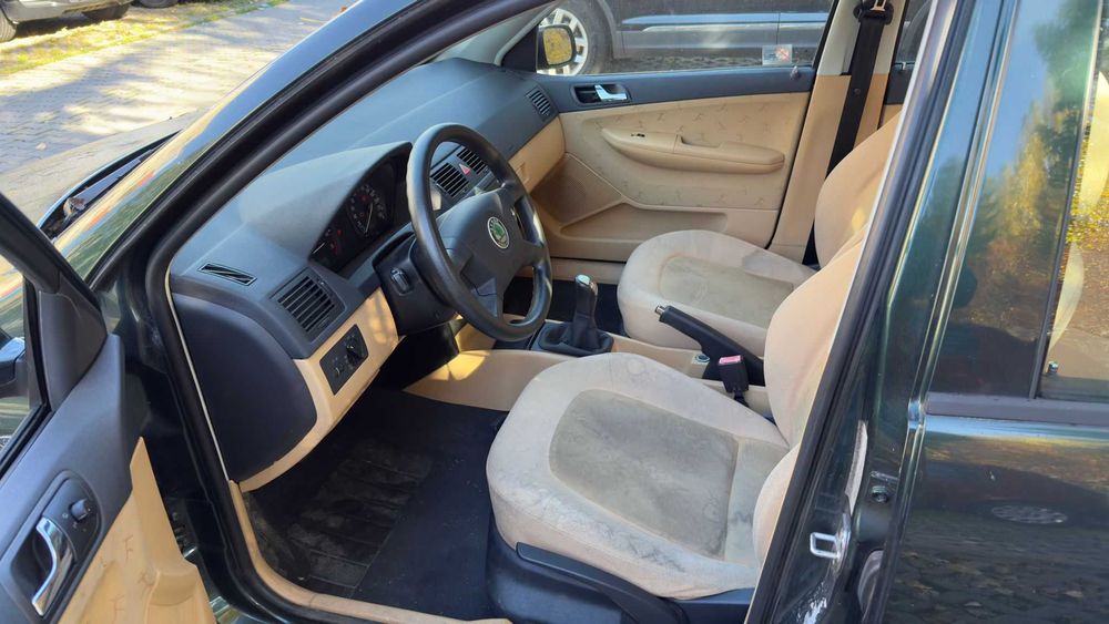 Vand masina SKODA FABIA, an fabricatie 2001, in stare buna