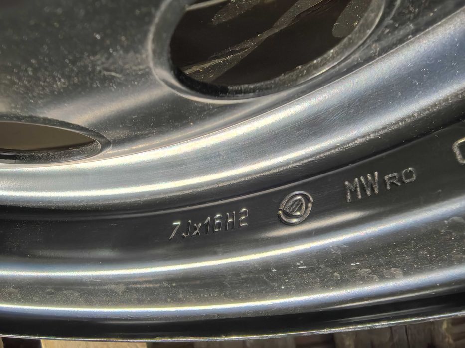 16 цола 4 х 98 мм Алфа Ромео / Фиат / Ланча / Ситроен НЕмо