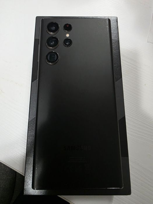 Samsung Galaxy S22 Ultra Varianta 256/12 Gb Ram Full Box