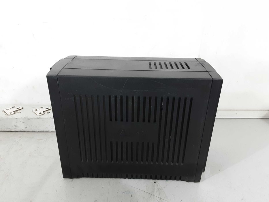 UPS Устройство - APC back 700