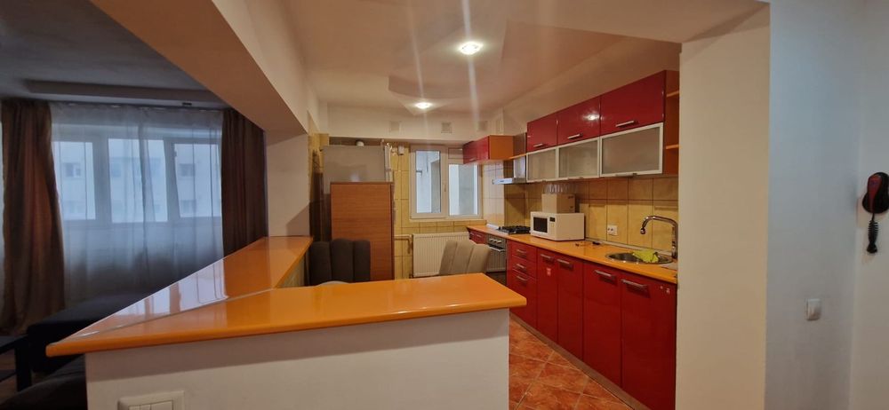 Apartament cu 3 camere mobilat complet de inchiriat