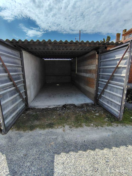 Dau in chirie garaj din beton 18 mp zona Emerson