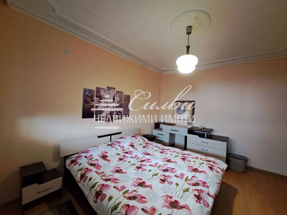 Тристаен ТУХЛЕН обзаведен апартамент - кв. ЦЕНТЪР