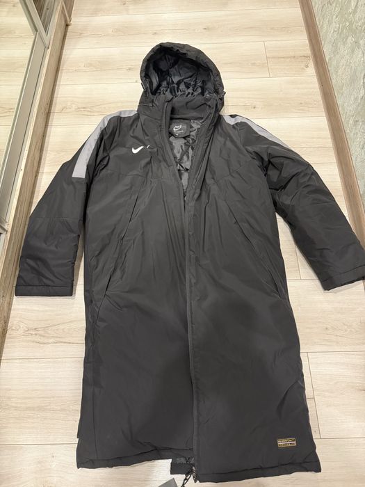Продам мужской пуховик Nike