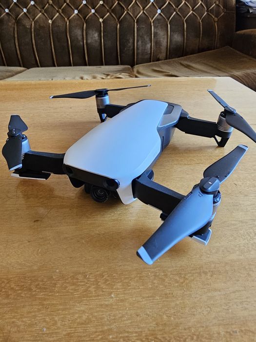 Дрон DJI Mavic Air