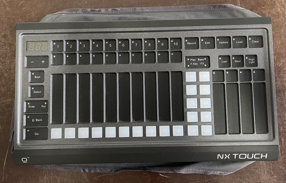 Consola lumini DMX Obsidian NX Touch(ONYX)