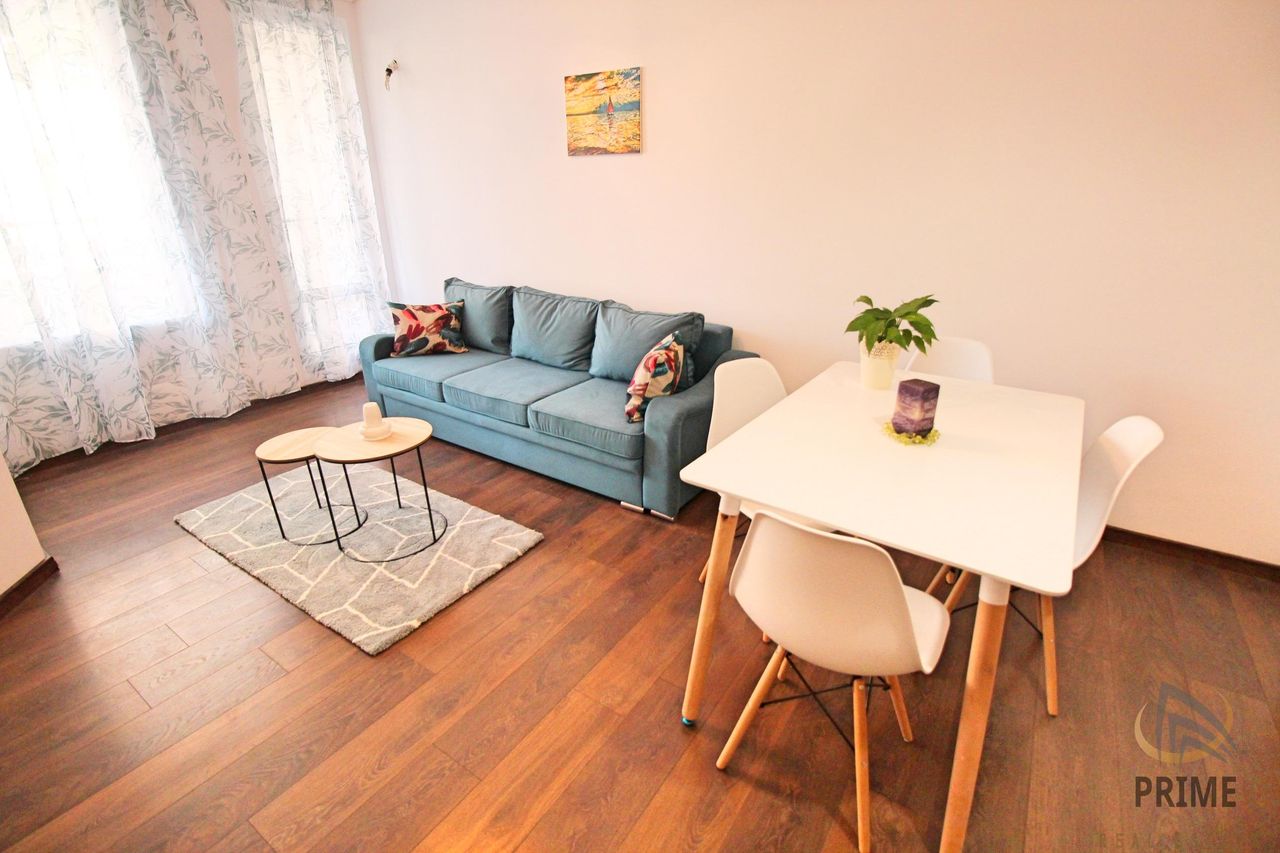 Дава се под наем Двустаен апартамент в Бургас, Лазур - 66 кв.м за 433.5 € - Снимка #1