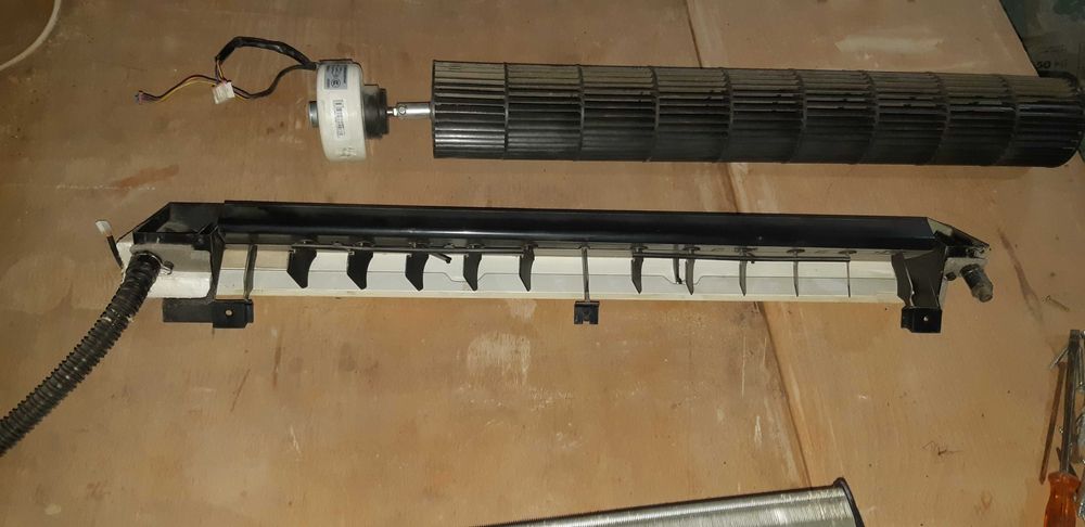 Вътрешно тяло от Инверторен климатик Самсунг AQV12M-за части