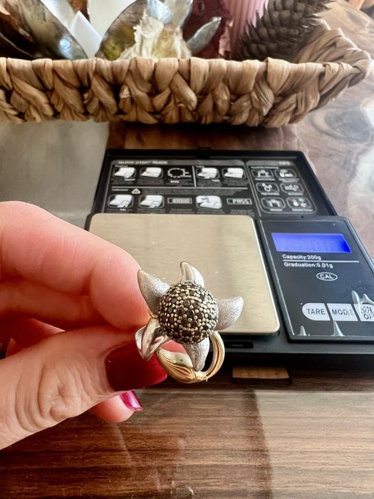 Златни красиви бижута