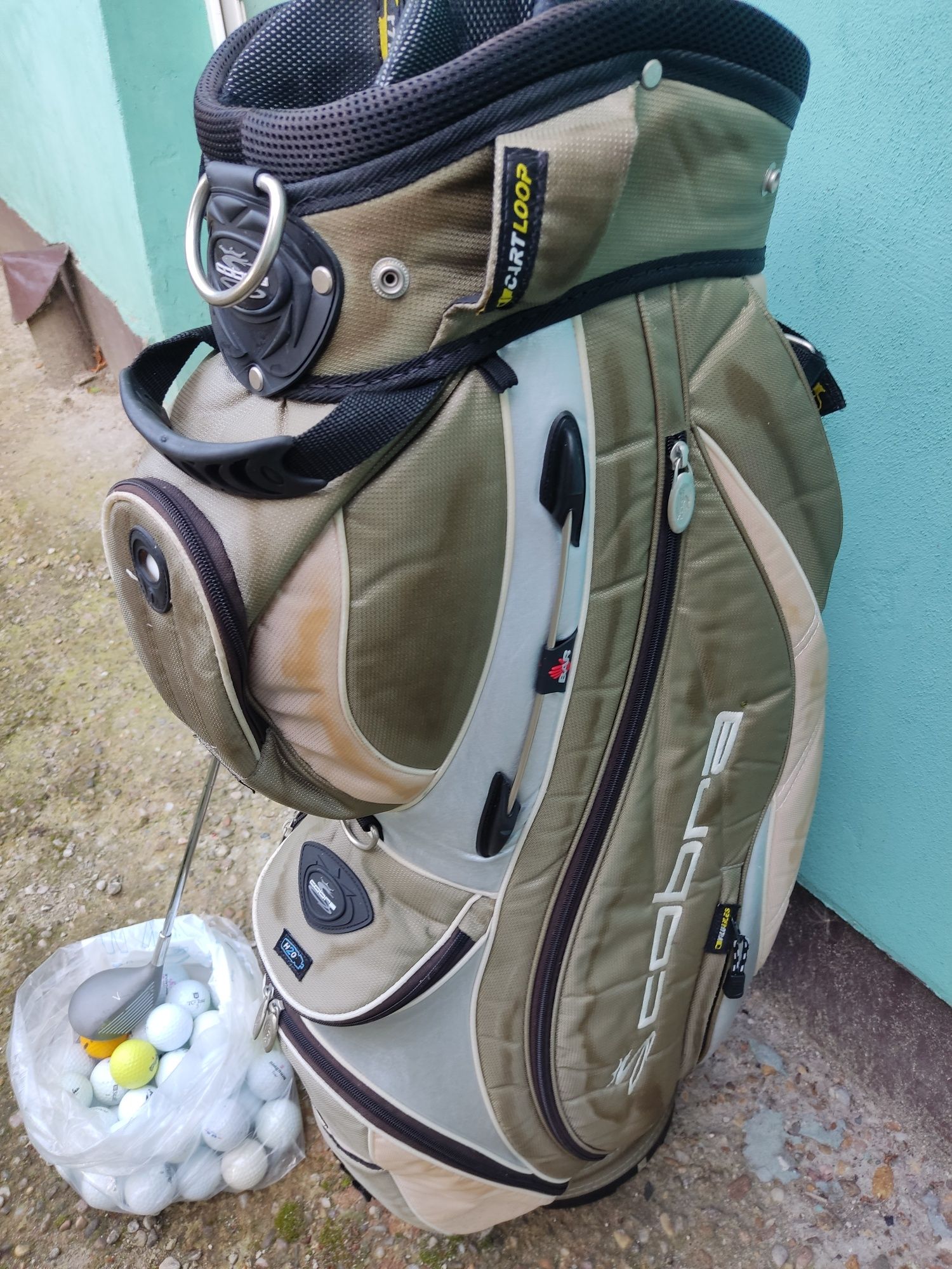 Vând geantă pentru crose sport Golf