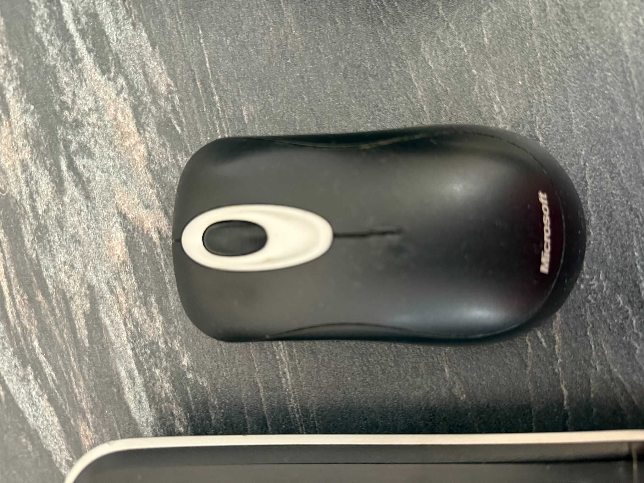 Desktop AMD Gaming RX 580 + tastaturi + mouse Wireless Microsoft