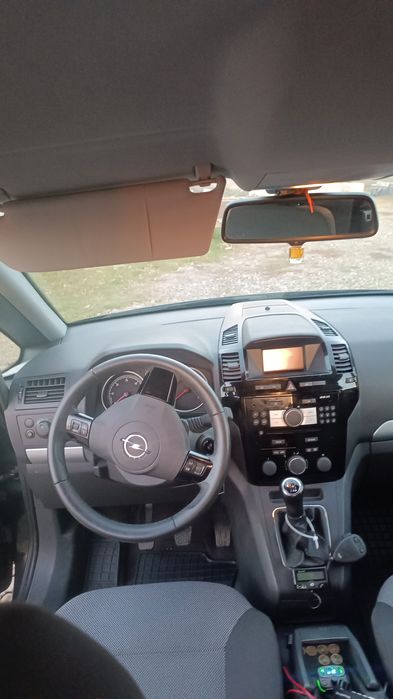 Vând Opel Zafira 1.7 diesel