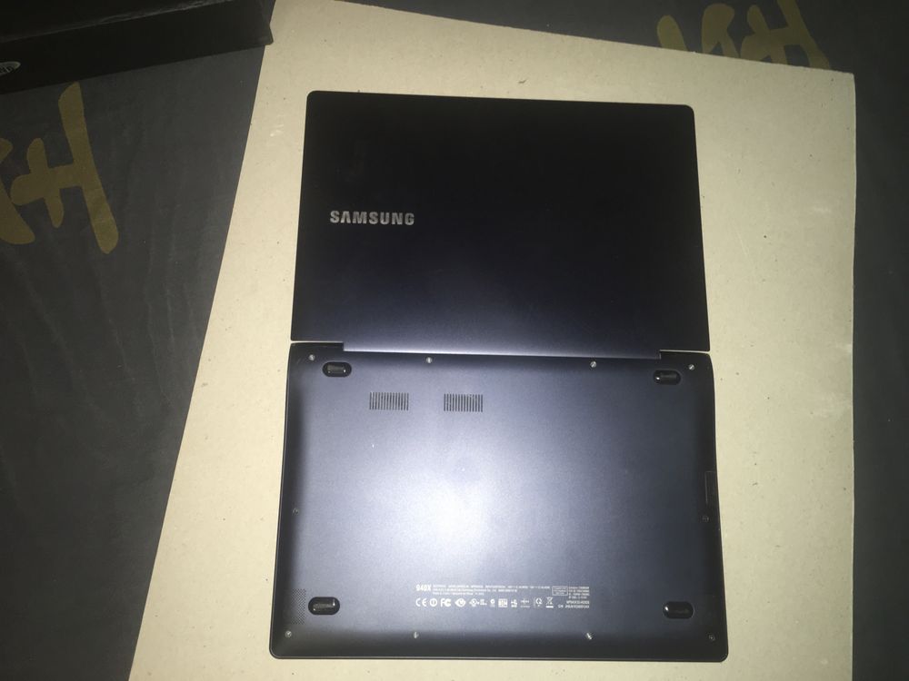 Dezmembrez Samsung np 940x3g defect