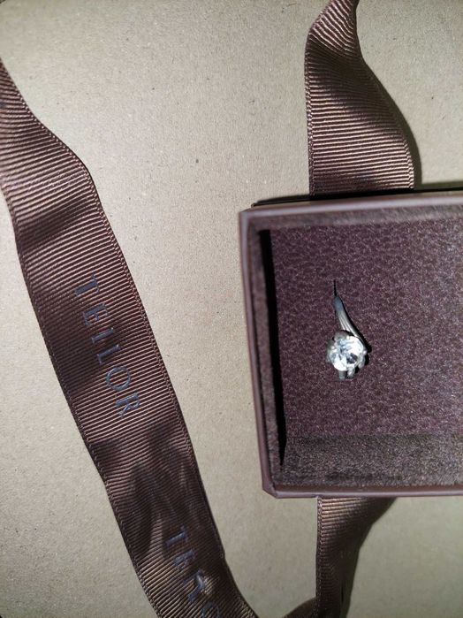 Inel din argint cu piatra in cutie TEILOR cu panglici pentru fundita