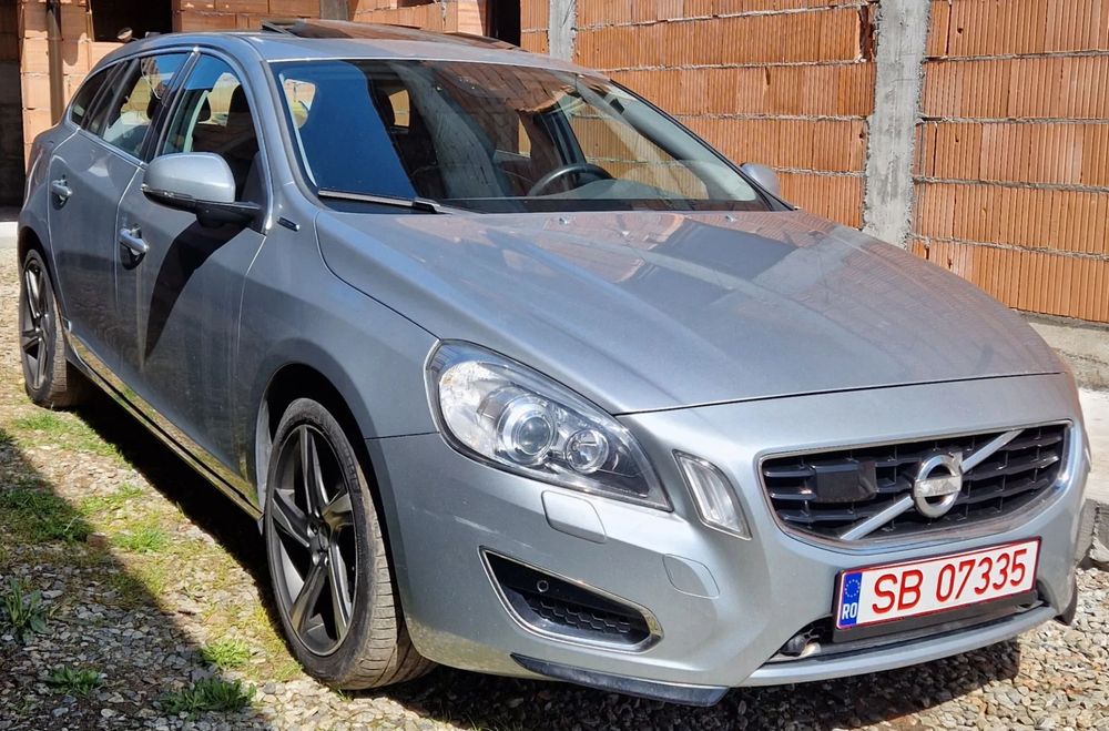 Volvo V60 Volvo V60 D6 AWD Plug-in Hybrid 283 cp 2013