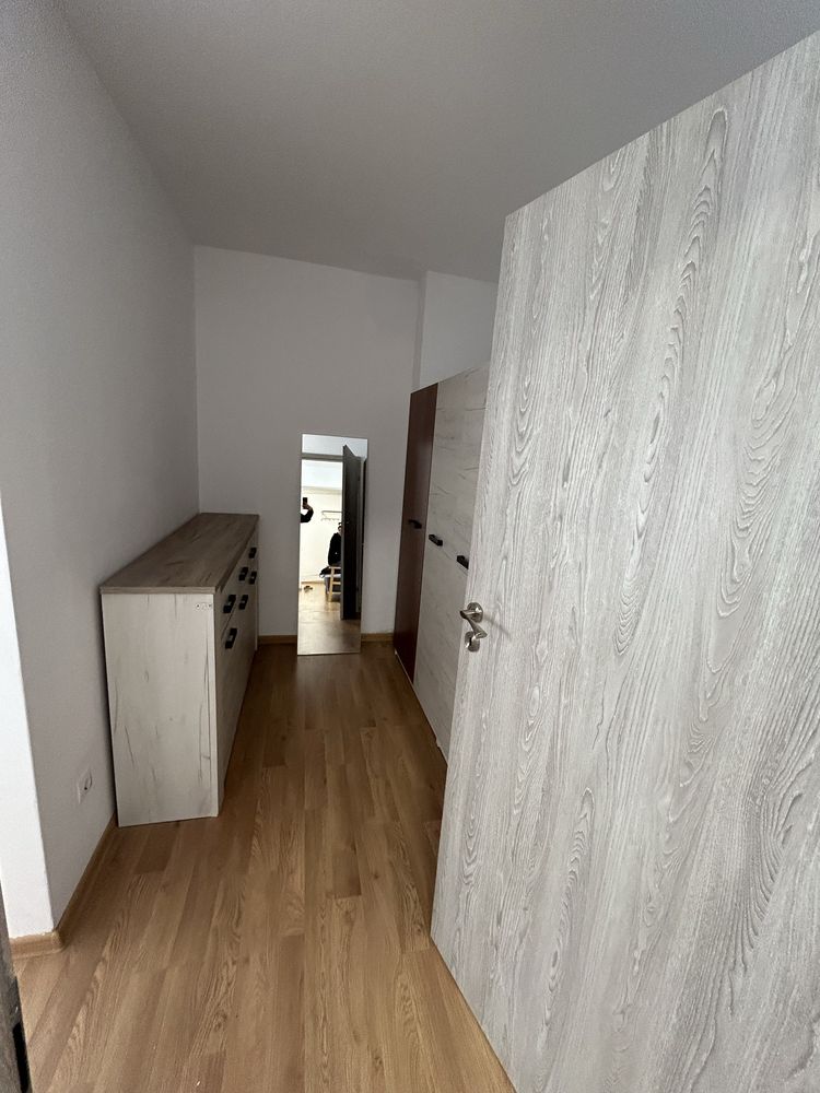 Inchiriez apartament floresti