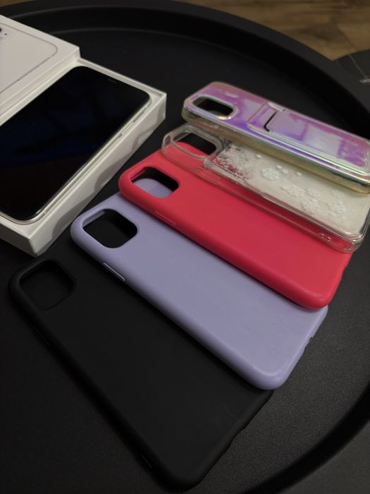 Iphone 11 без нито една забележка + 5 калъфа подарък