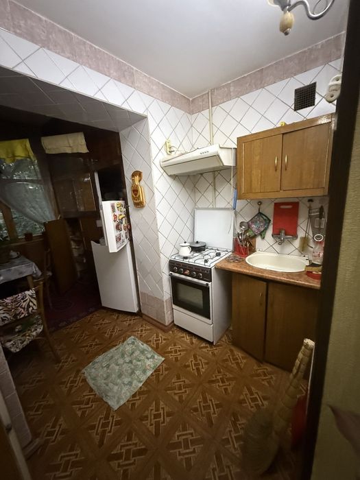 3/3/4 ТТЗ-1 кирпич , частично мебель