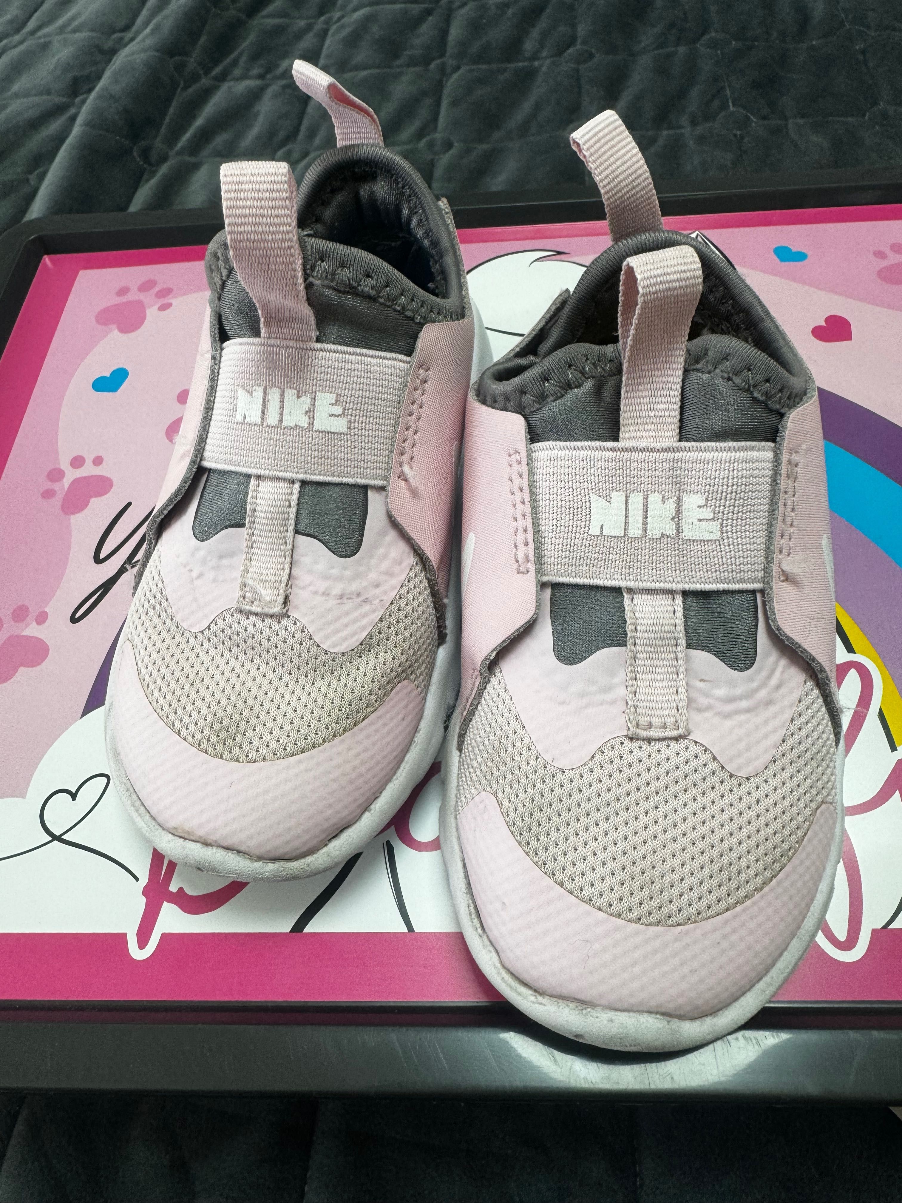 Детски маратонки Nike розови