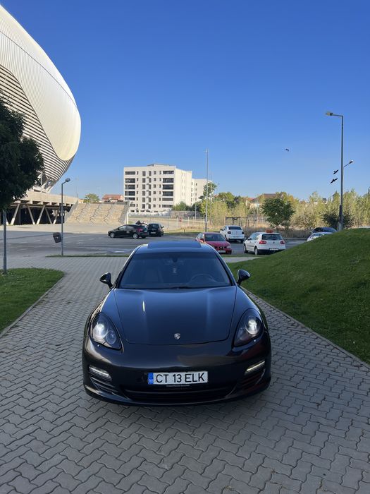 Urgent  Porsche Panamera 4s