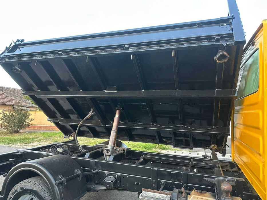 Iveco 65C170 basculabil pe 3 parti