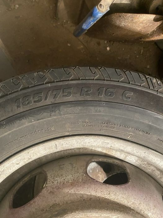 Продам покрышки с диском 185/75/16