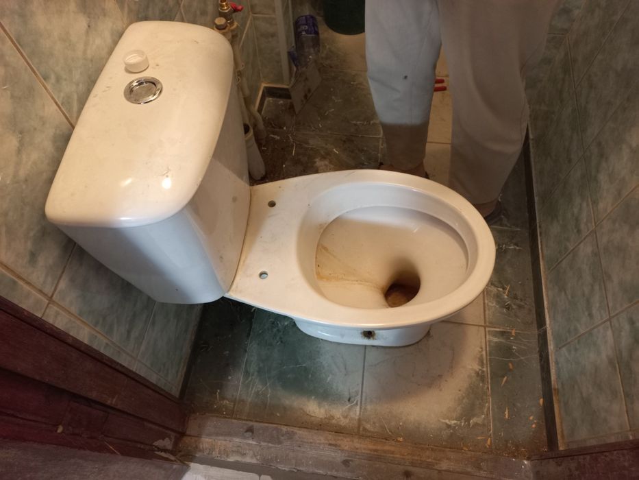 Унитаз б/у доя стройки