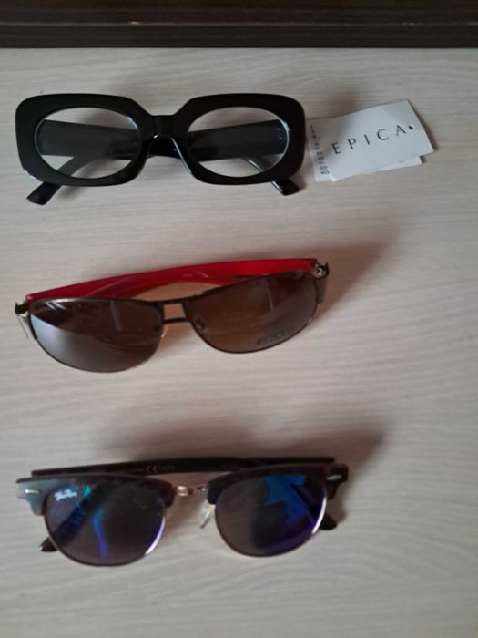 Vand ochelari de soare, zile innorate si simpli