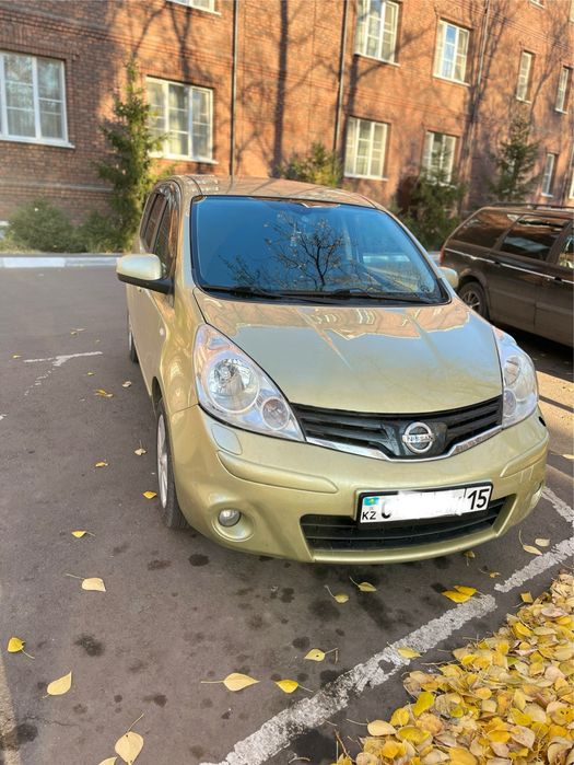 Продаётся Nissan Note, 2010 года выпуска
