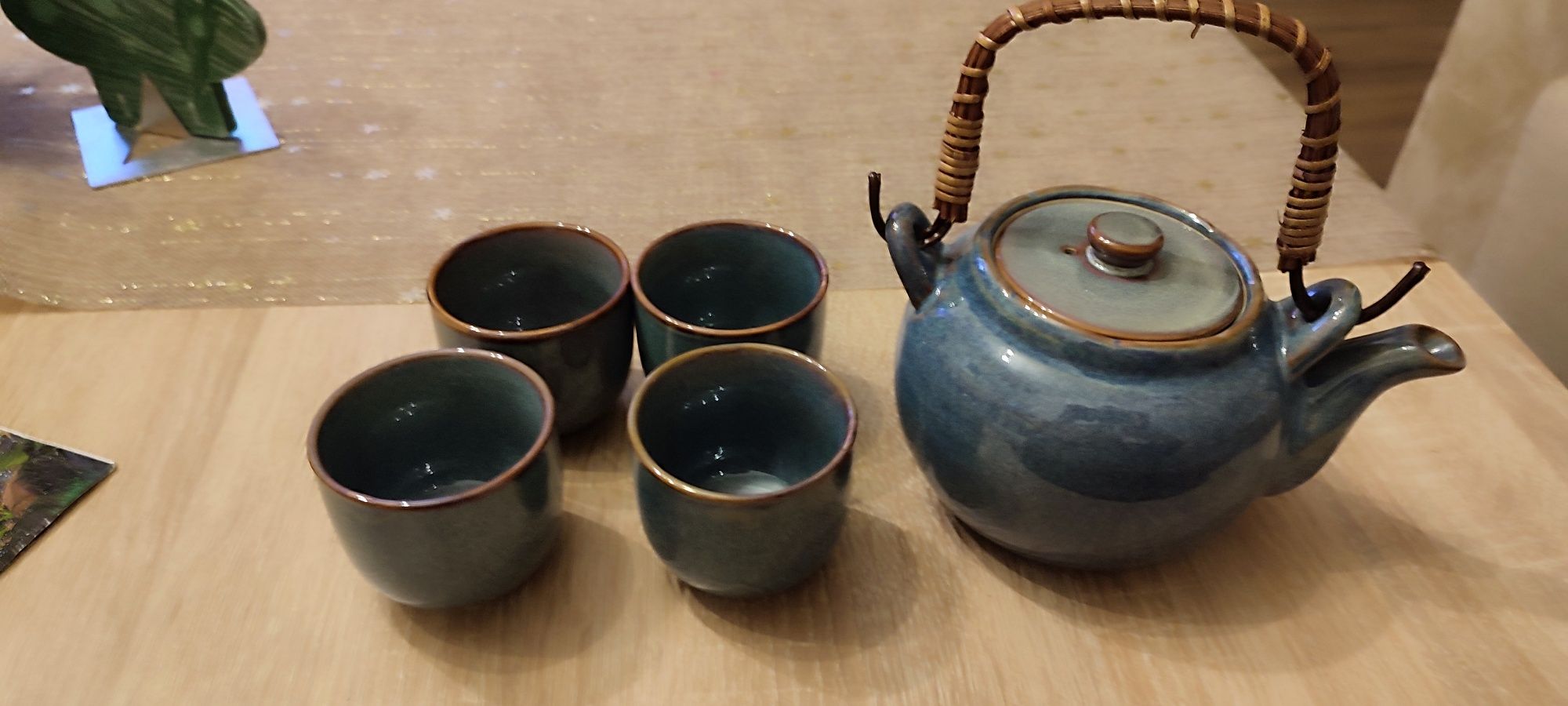Комплект чайник и чаши
