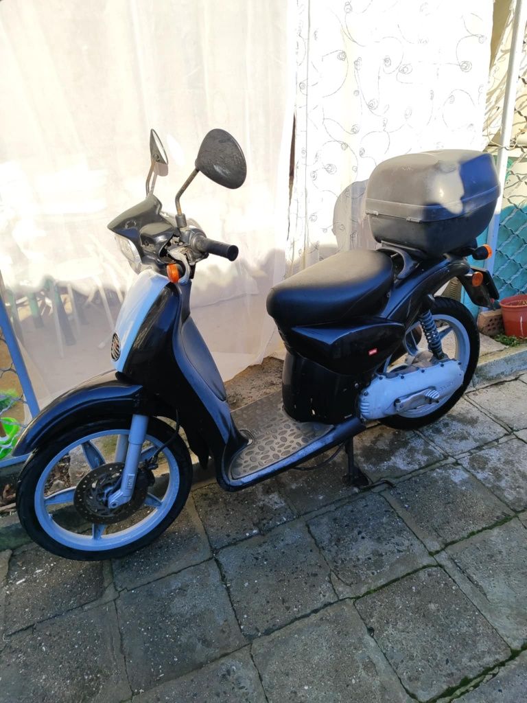 Мотоциклет Aprilia Scarabeo 2011г. 50cm3