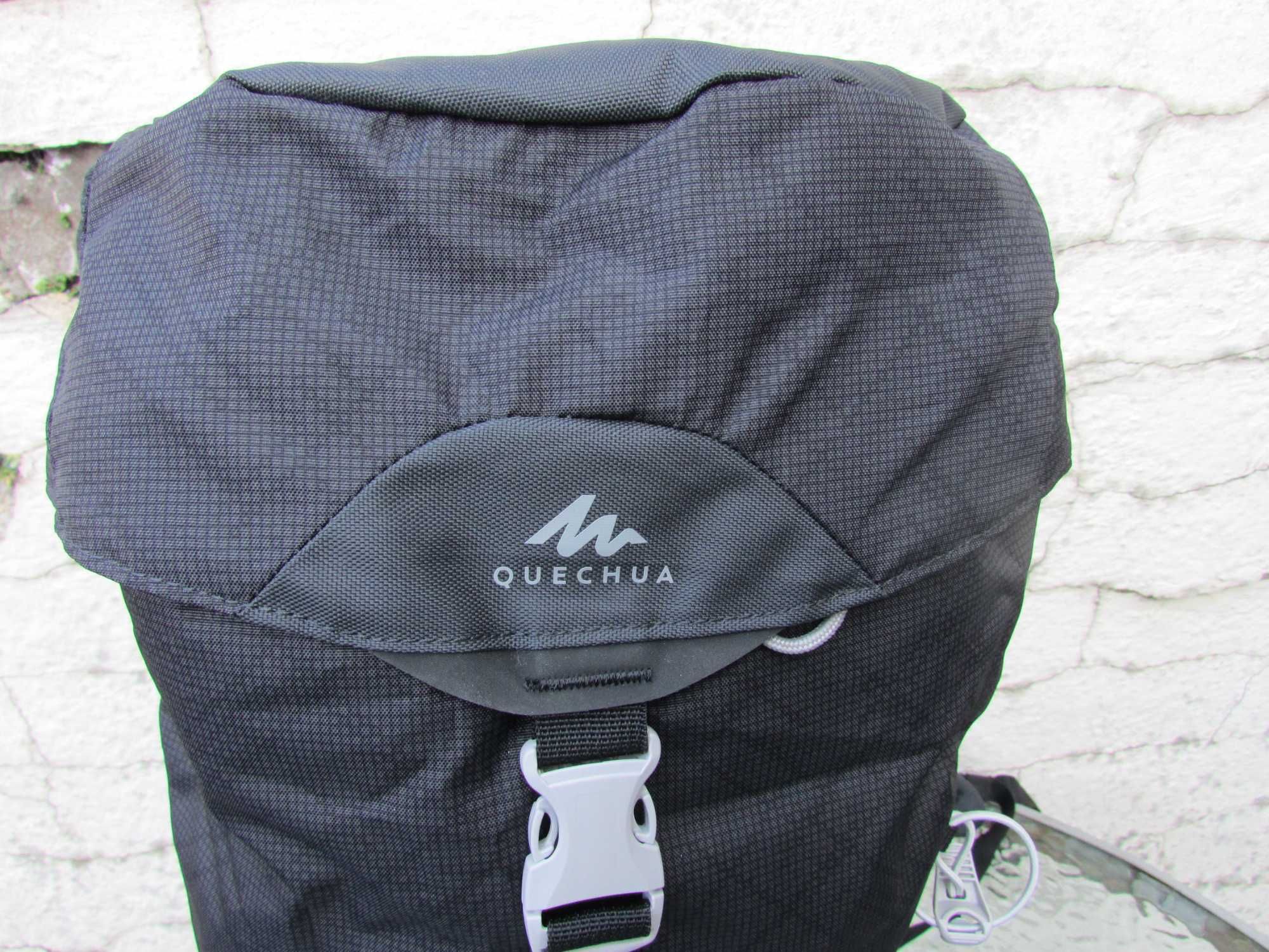 Туристическа раница Quechua Decathlon 20L