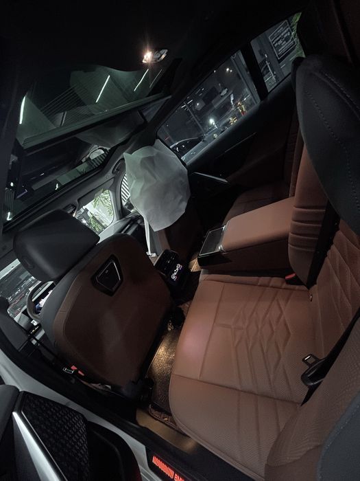 BMW i5 M-sport luxury полный