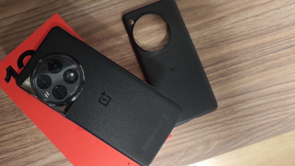 Oneplus 12 - 16/512гБ